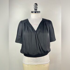 💚 3034. Bubble Crossover Short Sleeve Blouse